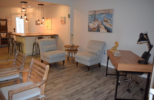 Bayview House | Dolphin Cottage Beach