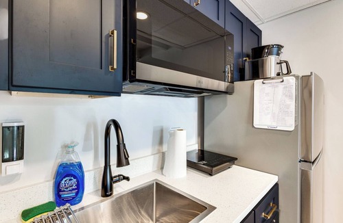 Ruskin Apartment | Dolphin & Manatee Cove Condo: Beach Access + More!