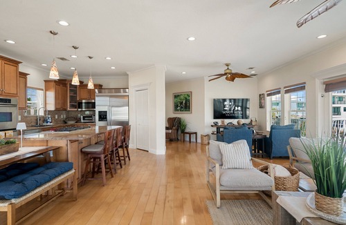 Cross Key Waterways House | Dolphin Paradise: Pool, Elevator, Waterfront with Dock
