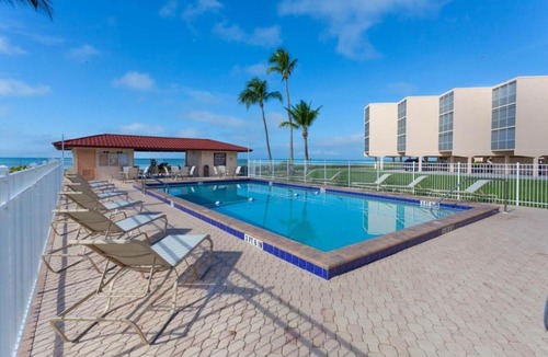 Bonita Springs Apartment | Dolphin Way A-201 - MO 2wks 3x yr only condo