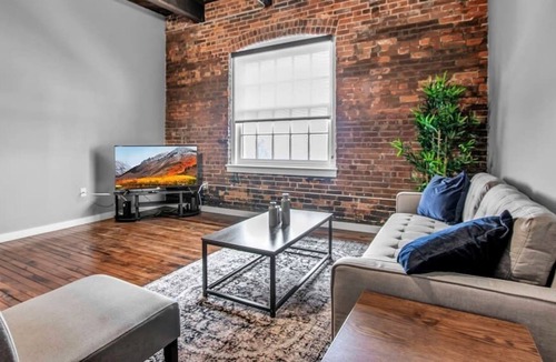 Buffalo Apartment | Dorian 404 · Luxury 2 bedroom Loft Apartment w/ free parking