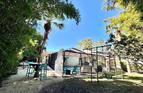 Whitfield House | Double oven | Volleyball Net | 4 Famous Beaches | Wine Fridge