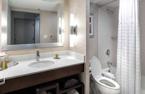 Northside Hotel | DoubleTree by Hilton Hotel Jacksonville Airport