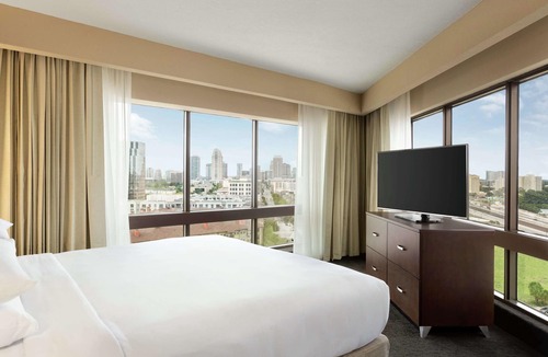 Central Business District Hotel | DoubleTree by Hilton Hotel Orlando Downtown