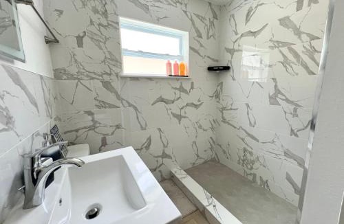 North Hyde Park Apartment | Downtown Cozy 1B-1B #1