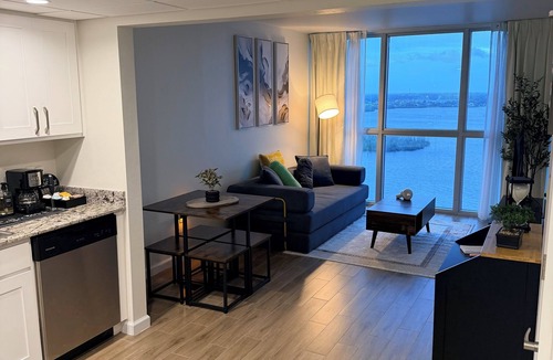 Woodford Park Apartment | Downtown Fort Myers + Riverfront Escape + Pool