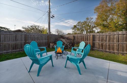 Saint Cloud House | Downtown Home with Basketball, Firepit and Just 20 Miles to Disney