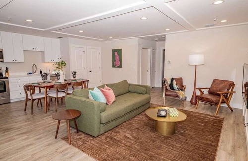 Downtown Jacksonville House | Downtown Jax Retreat- Sleeps 25