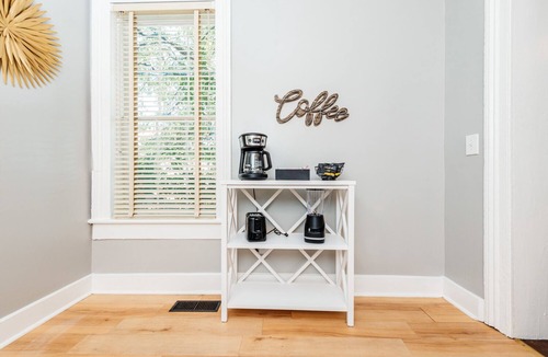Macon House | Downtown Macon Duplex-Walk to Concerts, Food & Nightlife