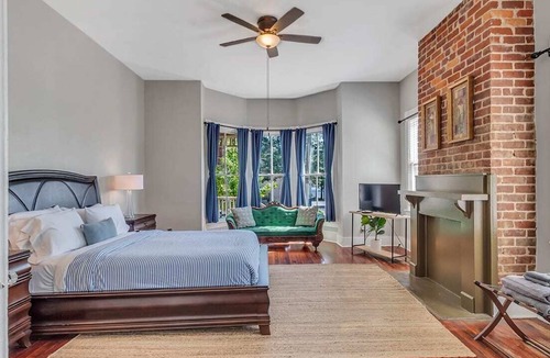 Savannah Victorian District Apartment | Downtown Savannah | Free Parking | Private Porch | Near Forsyth Park
