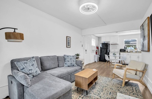 St. Petersburg Apartment | Downtown Studio w/Free Parking & City Views