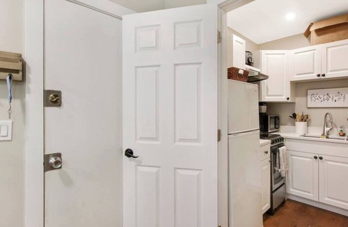 El Cid Apartment | Downtown WPB studio D - w/full kitchen