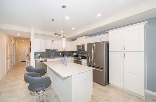 Historic Downtown Kissimmee Apartment | (DR206) Storey Lake Condo 2/2, Free Waterpark