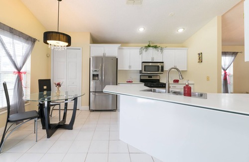 West Kissimmee Villa | Dream Weaver Villa® - White Crane: South Facing Lakefront, Pool/Spa, Near Disney