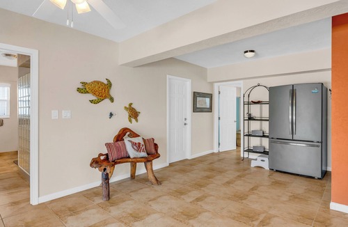 Marathon House | Duck Key Retreat: 3BR+Bonus, Private Pool & Waterfront Dockage