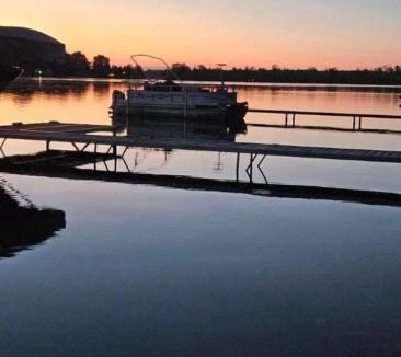 Grawn House | Duck Lake Escape, Dock, Game Room, Kayaks, 7 Beds, Close to Traverse City