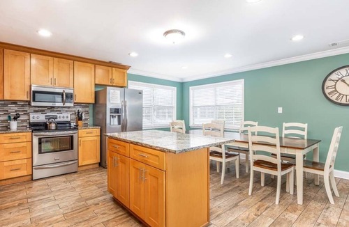 Tybee Island House | Dune Villa | Mid Island, 3 Living and Kitchen Spaces in One Villa