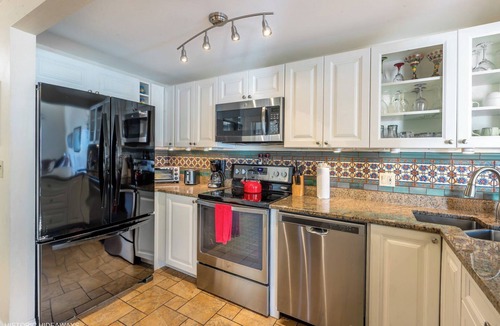 Uptown - Upper Duval Condo | Duval Street Suite