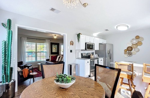 Southside House | E & E Rustic Retreat ~ Fabulous Home in Jacksonville, FL