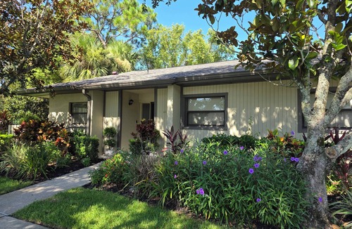 Quail Forest Villa | East Lake Woodlands Villa EZ Living! 1 Level Fresh & Handicap Accessible.