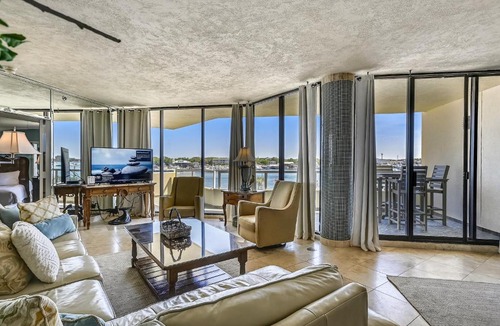 Holiday Isle Apartment | East Pass Towers 304 Condo