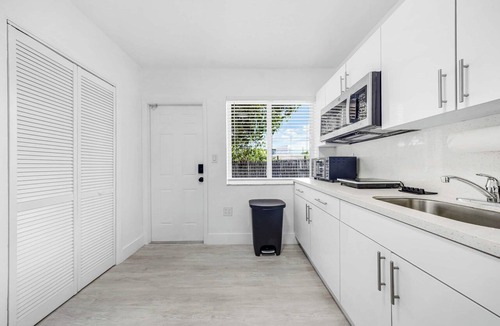 Coral Way Apartment | Easy Does It - Cozy 1BR Near Coral Gables