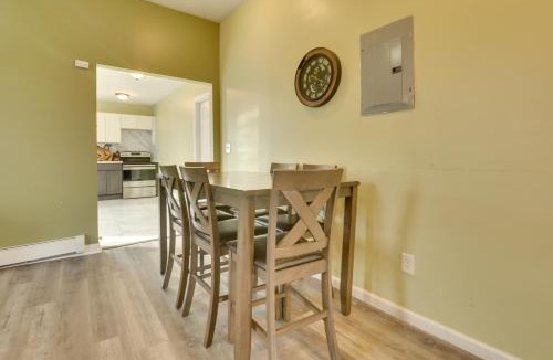 South Side Apartment | Easy NYC Access: Updated Apt Near Parks & Bay!