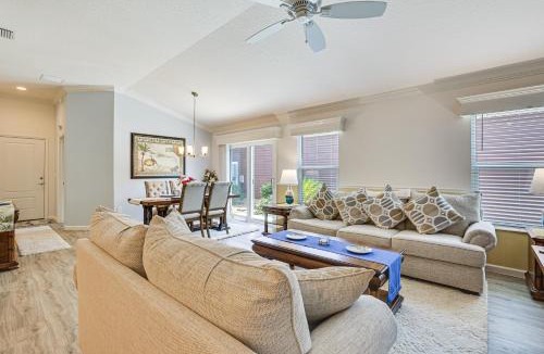 Wildwood House | Easy Pool Access & Private Patio! DeLuna Villa