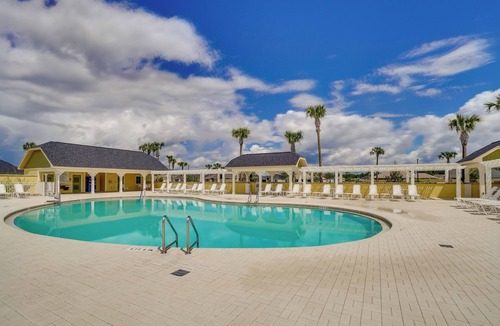 Wildwood House | Easy Pool Access & Private Patio! DeLuna Villa