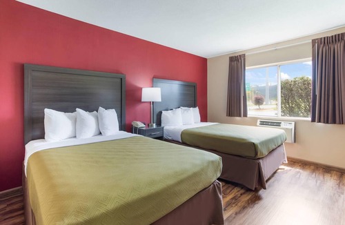 Painted Post Hotel | Econo Lodge Painted Post - Corning