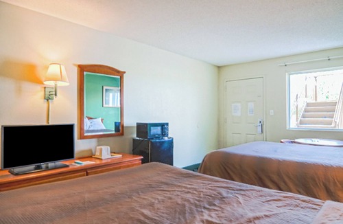 Ashburn Hotel | Economy Inn Ashburn GA I-75
