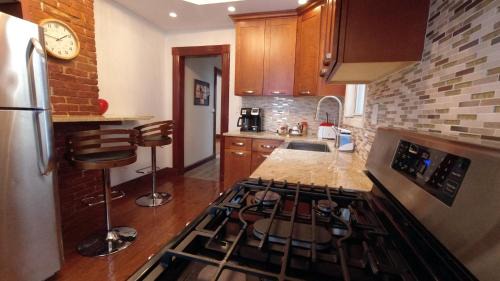 East Bronx Apartment | El Edén 2 Bedroom with parking Space close to hospital