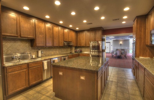 Harold Condo | El Matador 263 - Sixth floor unit