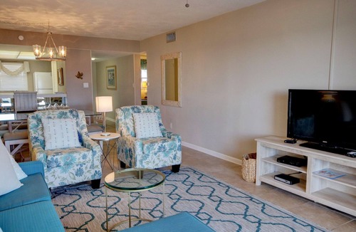 Harold Condo | El Matador 263 - Sixth floor unit