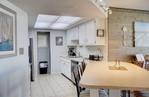 Fort Walton Beach Condo | El Matador 415 - FREE TICKETS! Your stay includes free tickets to many area attractions!