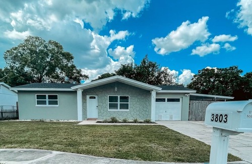 Disston Heights House | Elegant 3 BR Home w/ Indoor Fireplace
