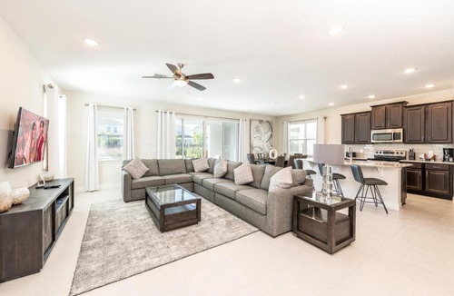 Historic Downtown Kissimmee Apartment | Elegant Home Near Disney With Private Pool, Foosball Table, Themed Rooms And Waterpark & Resort Access At Encore Resorts Reunion - 365Sf