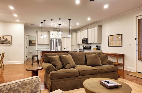 Thomasville Apartment | Elegant Loft Located Right On Broad Street