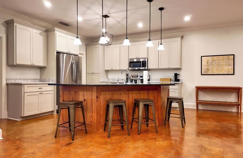 Thomasville Apartment | Elegant Loft Located Right On Broad Street
