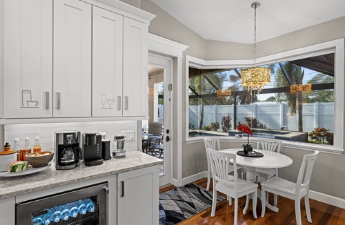 South Venice Villa | Elegant Saltwater Heated Pool & Spa Villa-Fully Equiped-6 Min to Beach