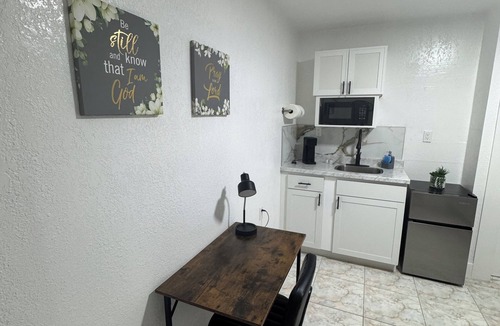 Tampa House | Elegant Tampa Getaway | Minutes from Airport