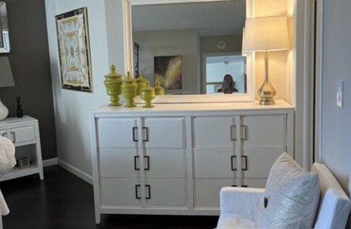 Flamingo Parks Condo | Eloquently decorated 1 bedroom, 1 1/2 bath condo. Beautiful water views/balcony
