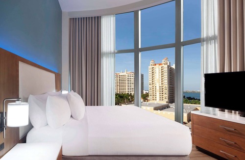 Central Sarasota Hotel | Embassy Suites by Hilton Sarasota, FL