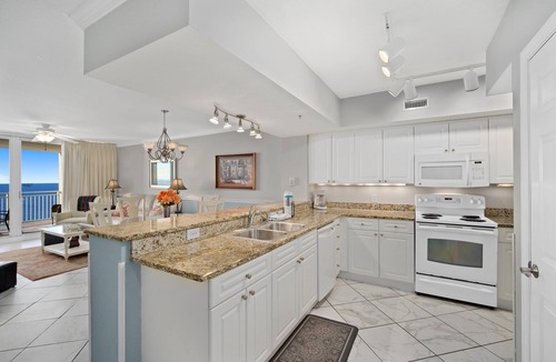 Panama City Beach Condo | Emerald Beach 2325