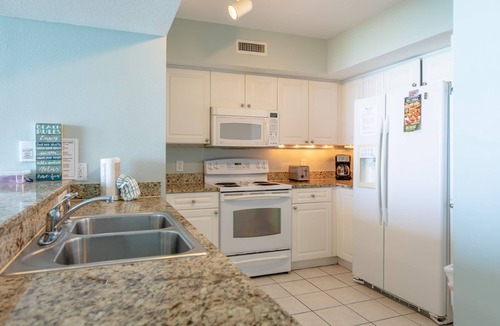 Panama City Beach Condo | Emerald Beach #1526 1BR+Bunk Early Booking Discount 2 Free Beach Chairs