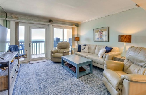 Sunnyside House | ‘Emerald Dreams’ Beach & Lakefront West PCB Condo