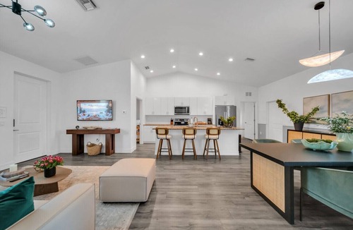 Port LaBelle House | Emerald Entry Retreat