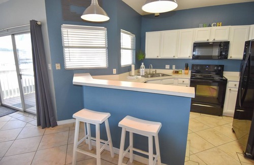 Holiday Isle Apartment | Emerald Escape I - 2BR SPC Beach Walk