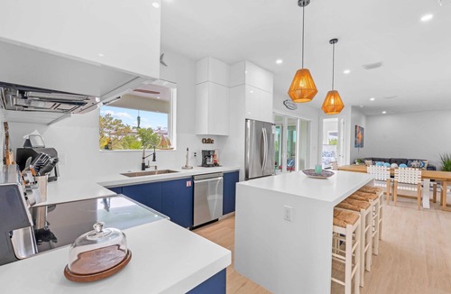 Marathon Villa | Emerald Oasis ~ Lux Waterfront Gem ~ Pool ~ Kayaks