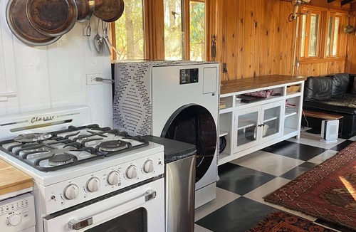 Napanoch Cabin | Enchanted 2 bedroom, x-lake cabin with mountain views. Fast WFYI , Napanoch.